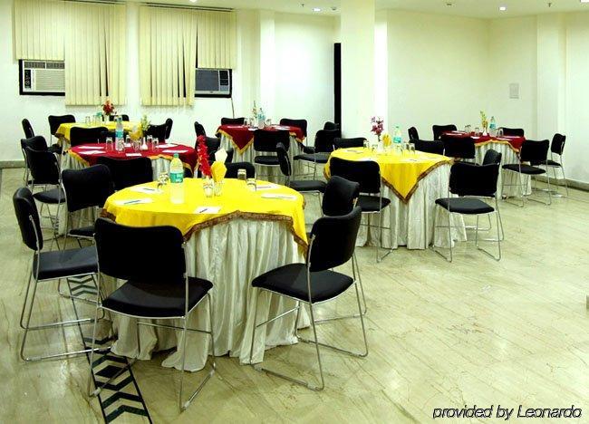 Hotel Shanti Palace West Нью-Дели Ресторан фото